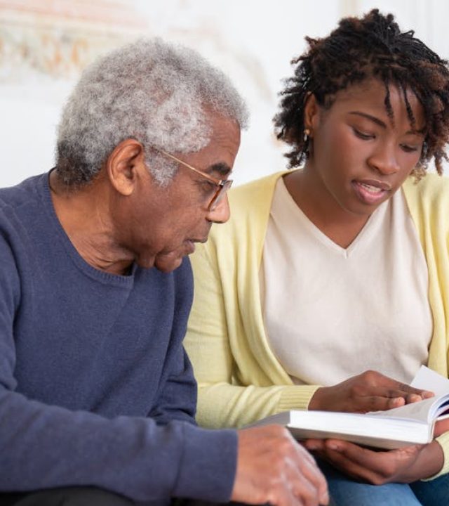 pexels-photo-7551620-7551620 A senior man and caregiver engage in a meaningful conversation at home.